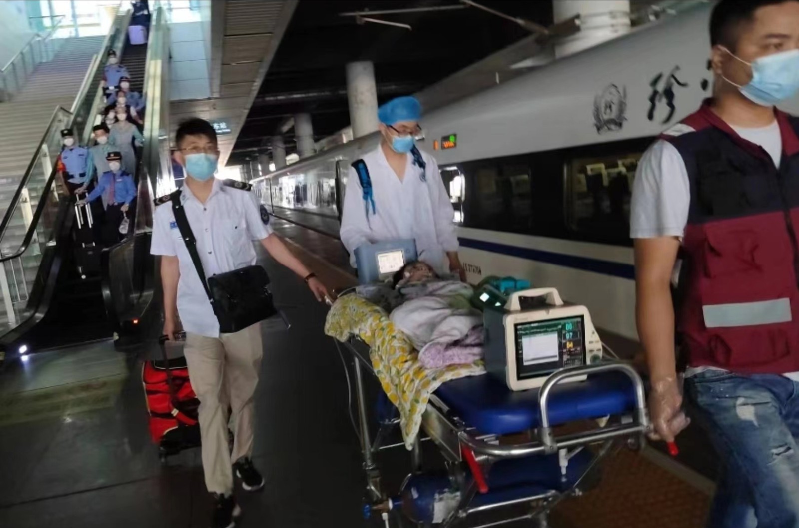 容城县高铁转运公司